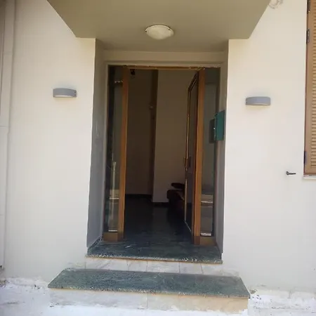 Tom House 2 * Filiatra