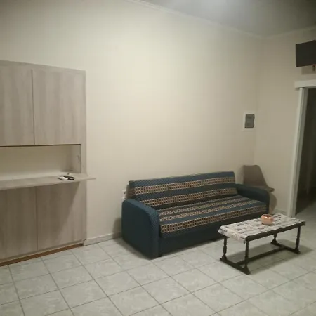 Tom House 2 Apartment Filiatra
